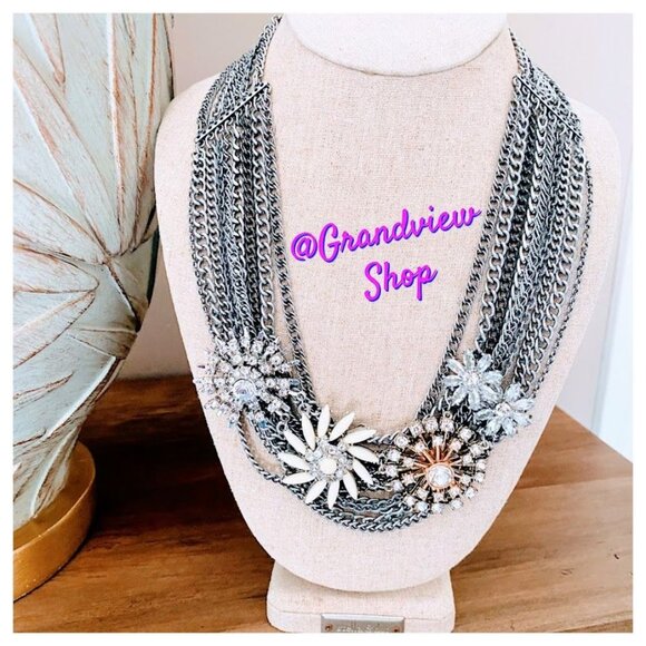 Stella & Dot Metropolitan Crystal Statement Necklace - Picture 2 of 9